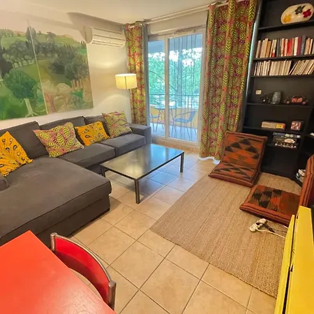 Spacious Close To Attractions شقة