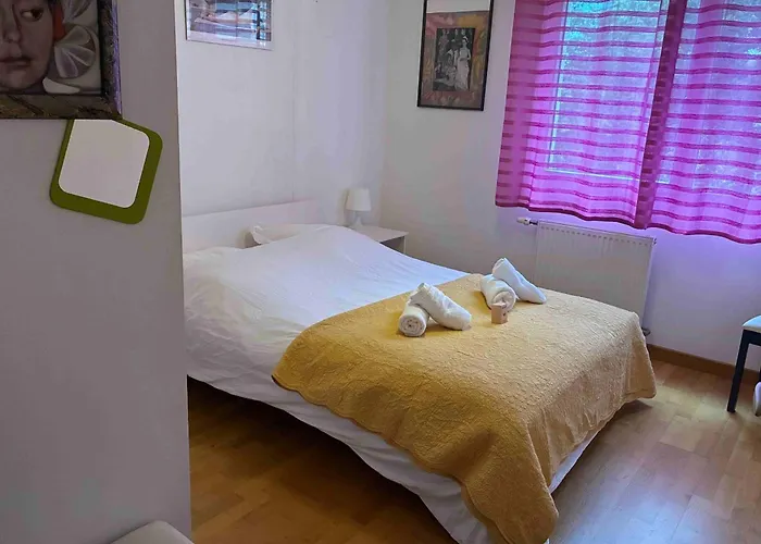 Spacious Close To Attractions *