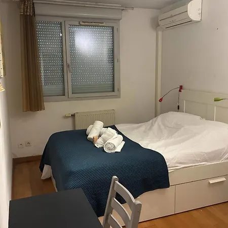 Spacious Close To Attractions *